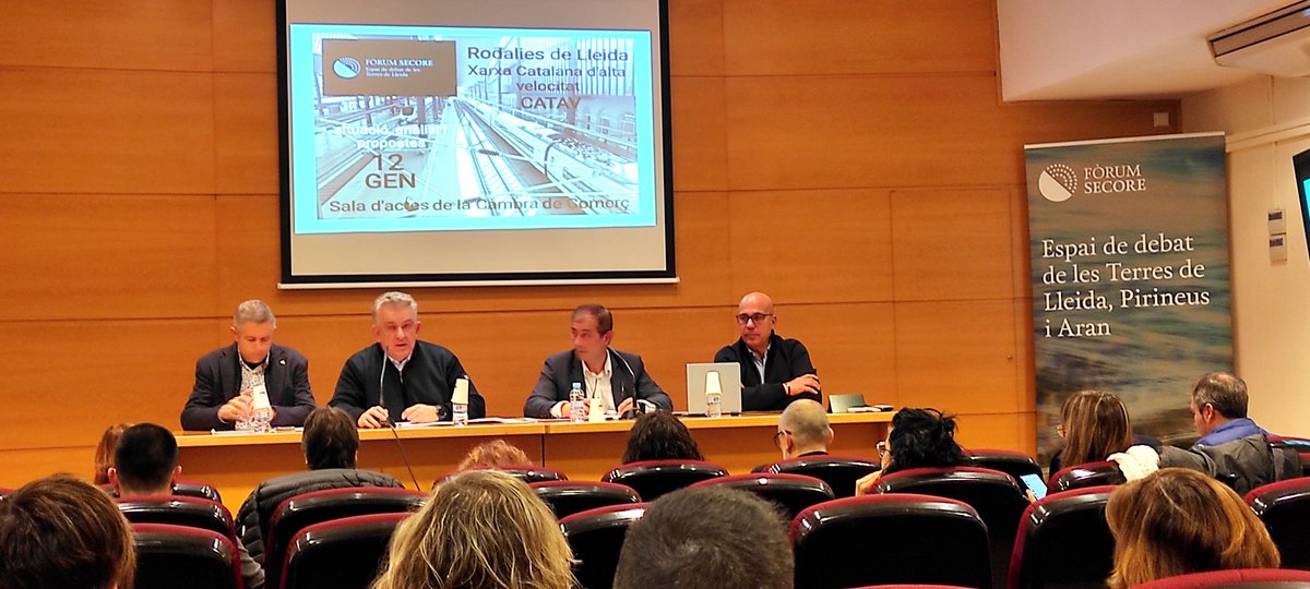 lainmaromeo's tweet photo. El company @APuivecino presentant els projectes des de @ferrccoolleida @CCOOLleida @CCOO_FER a la seu de la @cambralleida, en l'acte del #ForumSecore https://t.co/DrAqhM3qyZ