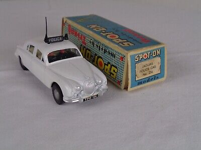 ModellbauT's tweet photo. Spot On 256 Jaguar 3.4 L police car white 1962 diecast 1/42 scarce model https://t.co/AFx9w6P4sb eBay https://t.co/52nkFRH7RK