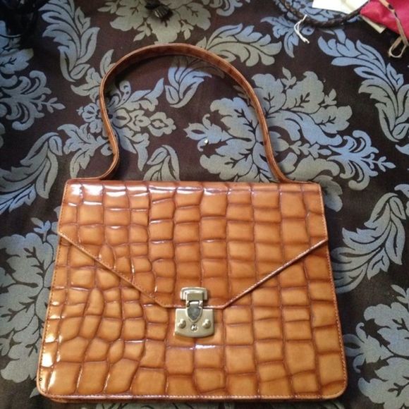 PJDoyleWilliam1's tweet photo. So good I had to share! Check out all the items I'm loving on @Poshmarkapp #poshmark #fashion #style #shopmycloset #henribendel #bcbgmaxazria #victoriassecret: https://t.co/1BDBXb6JWe https://t.co/eC8ppQ1IFg