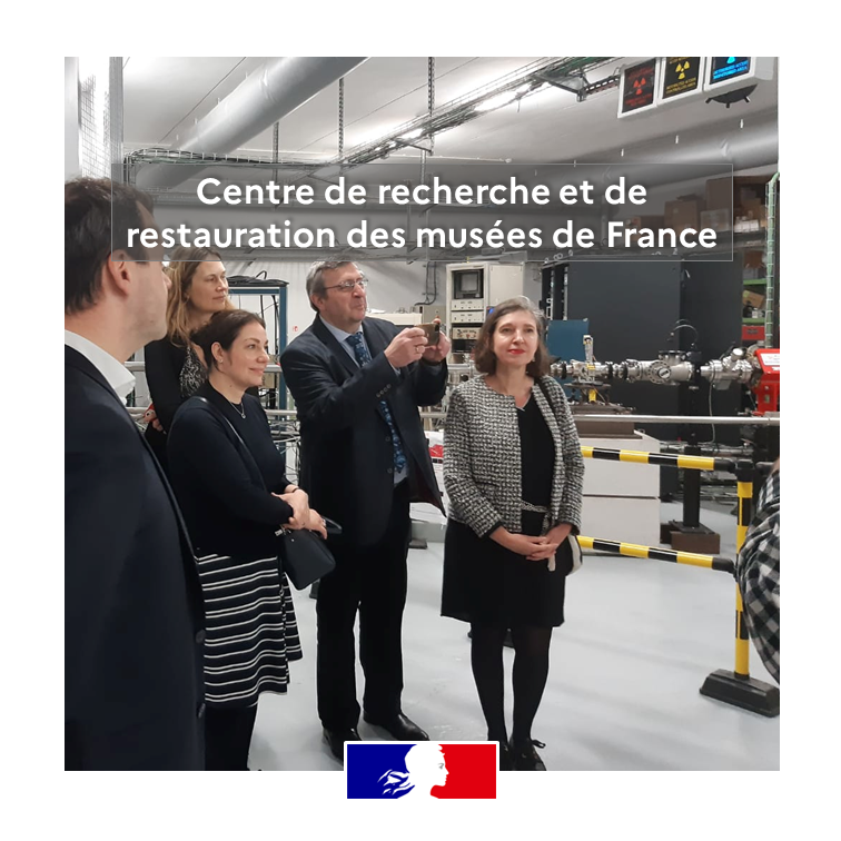 France_UNESCO's tweet photo. Le @c2rmf a pour missions :
🔹 la recherche
🔹 la restauration d’œuvres
🔹 la conservation préventive
🔹 les archives et la documentation
Le #C2RMF dispose de l’accélérateur de particules New #AGLAÉ permettant des analyses non invasives
@MinistereCC @MuseeLouvre @CNRS https://t.co/elVwRd0LA4