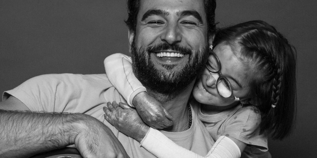 Piel de Mariposa (@pieldemariposa) on Twitter photo Con esta foto preciosa de Andra y <a href="/Avelzquezb/">Antonio Velázquez</a> celebramos el Día Internacional del Abrazo 🫂🤗💙 Con esta foto preciosa de Andra y <a href="/Avelzquezb/">Antonio Velázquez</a> celebramos el Día Internacional del Abrazo 🫂🤗💙
