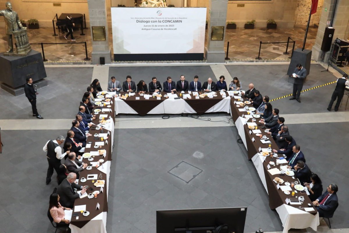 alejandrogomezt's tweet photo. Sostuvimos una importante reunión de trabajo de @CONCAMIN con el Presidente del Senado @armentapuebla_. Se le expuso la agenda industrial y preocupaciones de la industria. Con @abugaberjose @AMalagonB @AlfredPadillaV https://t.co/1WYU93NAhh