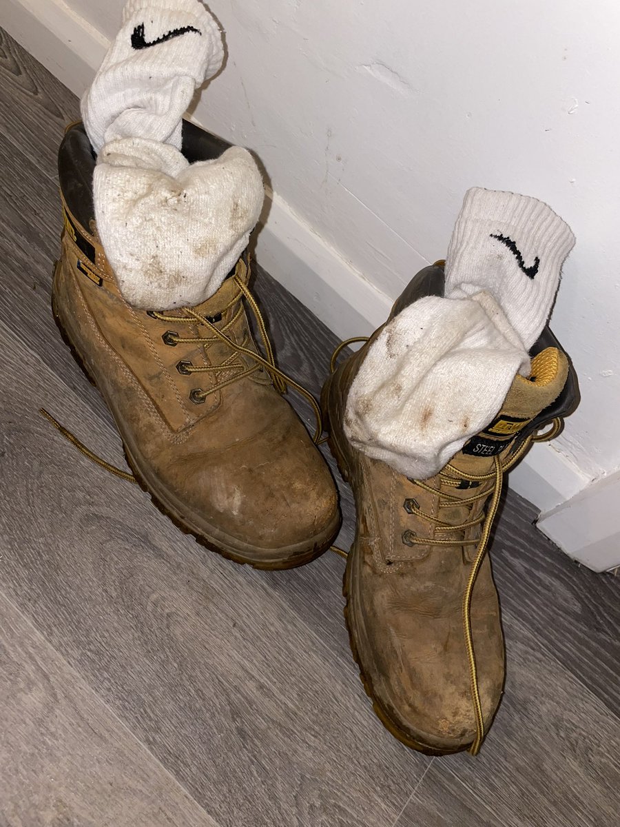 sexyjizzyfeet's tweet photo. Who wants a sniff ๐๐๐ฆถ๐ผ๐งฆ๐
or wants them sweaty dirty socks with๐ฆ on DM requests you flithy lads #worklad #getdirty #chav #Hivis #workgear #Dewaltboots #nikesocks share if you like ๐๐ https://t.co/ecsNnECdVL