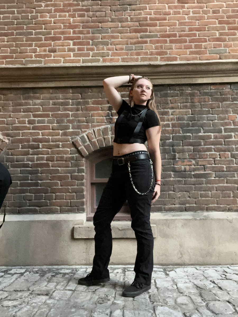 CosFireside's tweet photo. Wearing Techwear to Universal was a major confidence booster👀 https://t.co/vM0RU8E5Ri
