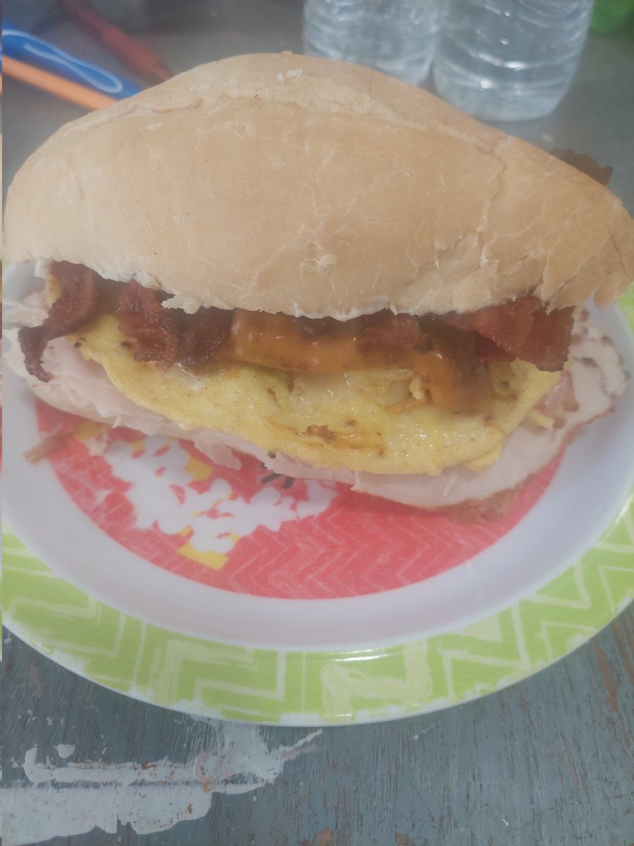 DempseyHolden's tweet photo. Having myself a #bacon #Ham #turkey #chilicheese #Egg & #Whitecheese #Omelet #Sandwich with #Miraclewhip for #lunch. https://t.co/yjcBmczoUi