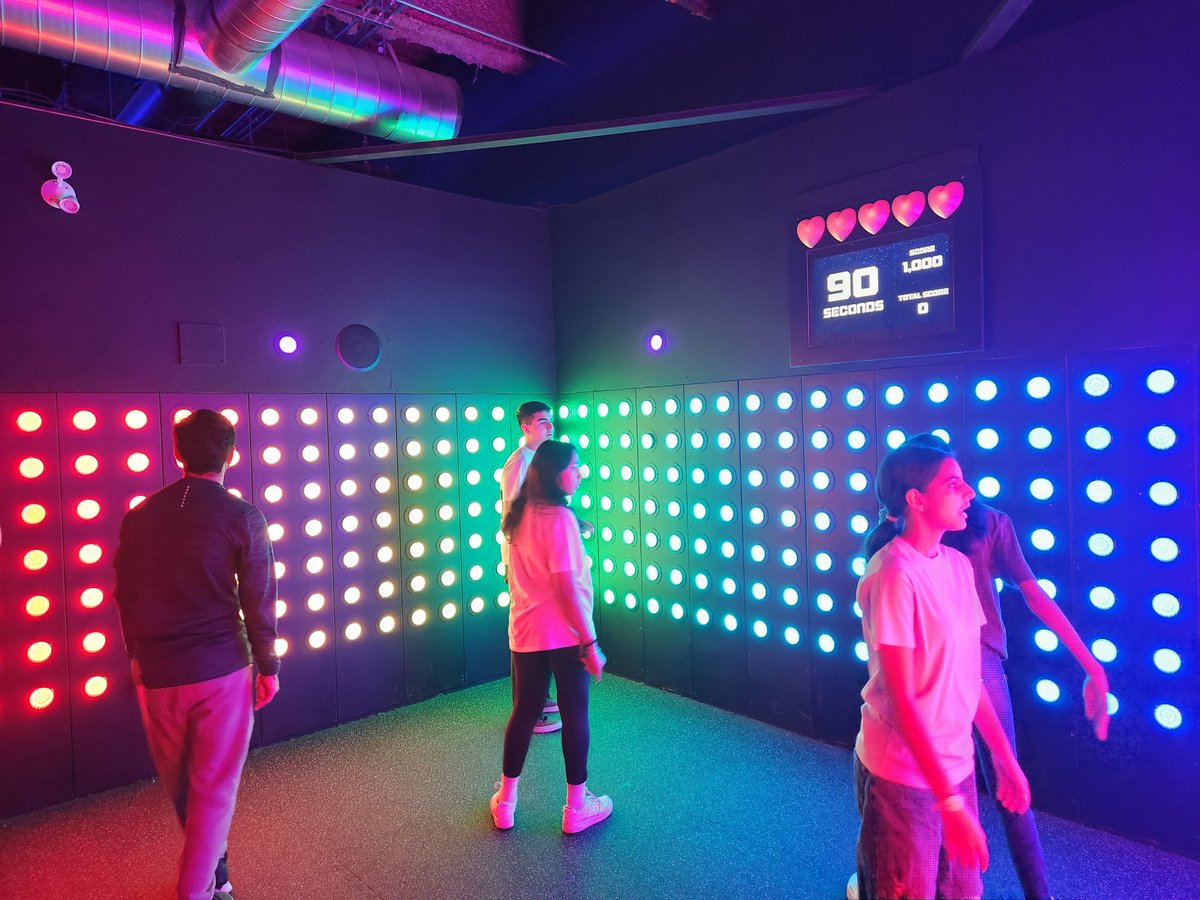 MsKPatel1's tweet photo. @MississaugaSS Our Athletic Council trip to Activate Games! Major team collaboration and team bonding💙Activate - where Physical Activitiy meets innovative technology and great problem solving skills. https://t.co/0K7pVj35RT