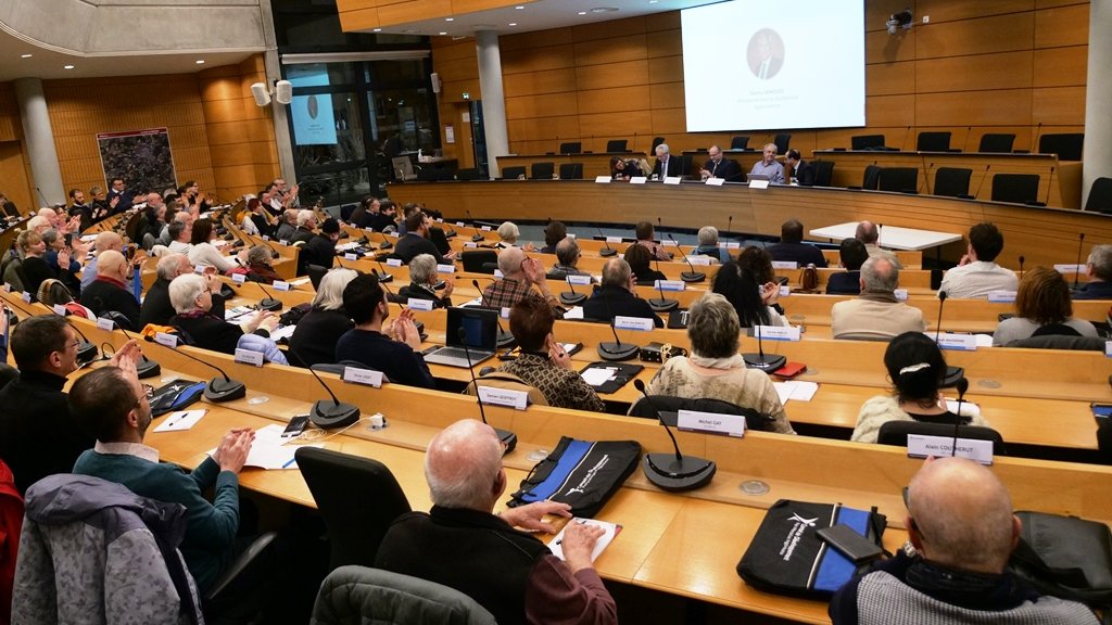 paysmontbeliard's tweet photo. #DirectPMA
📣 Séance d'investiture du @Codev_ du #PaysdeMontbeliard pour la période 2023-2027. David Markezic en prend officiellement la présidence.
✅ 108 élus titulaires et près de 200 personnes font vivre la démocratie participative dans le #PaysdeMontbeliard. https://t.co/TjCP1UBJfZ