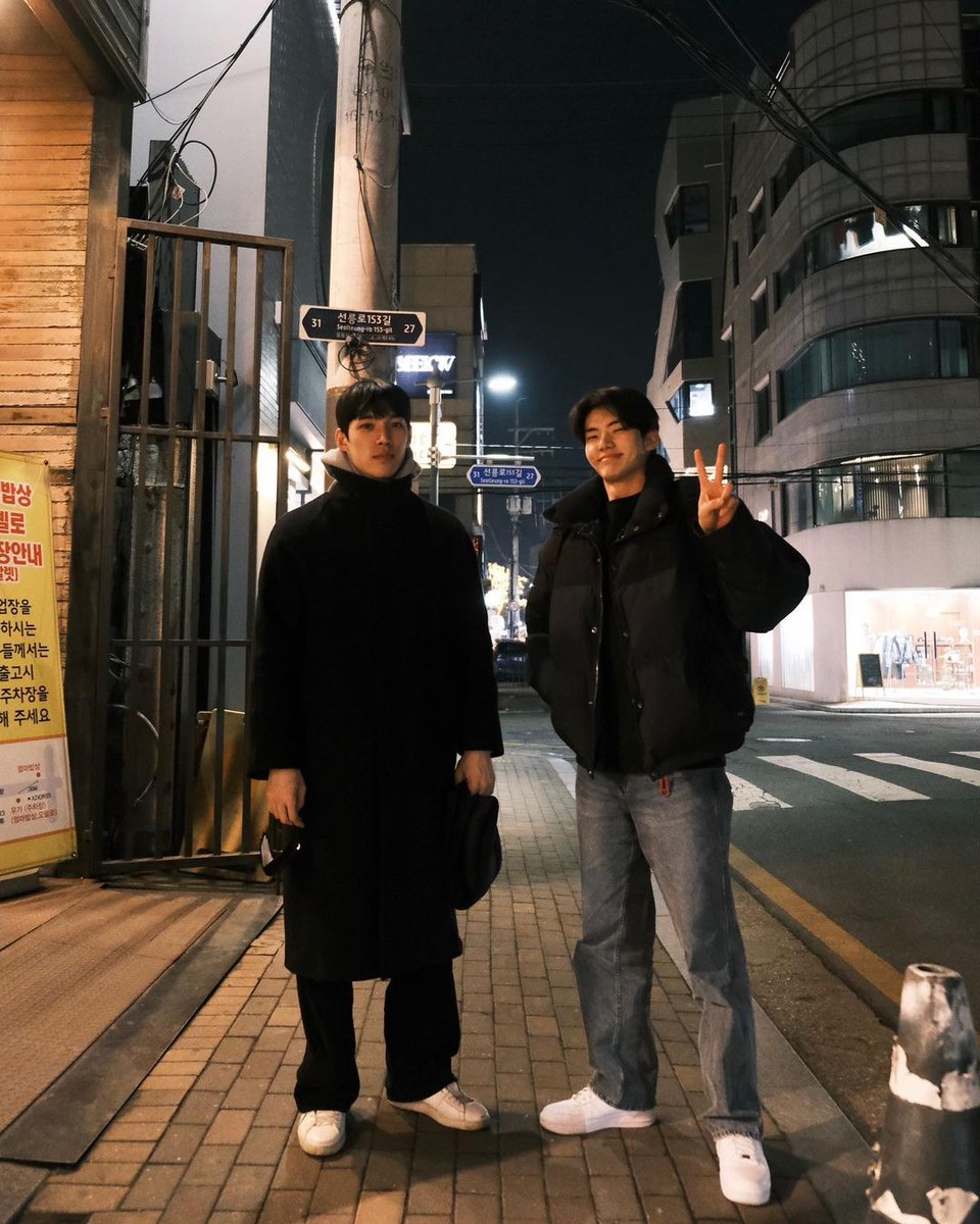 _BLNEWS's tweet image. #Blueming yıldızları Jo Hyuk Joon ve Kang Eun Bin yeniden bir araya geldiler ve bu fotoğraflarını Instagram hesaplarında paylaştılar.
🤩