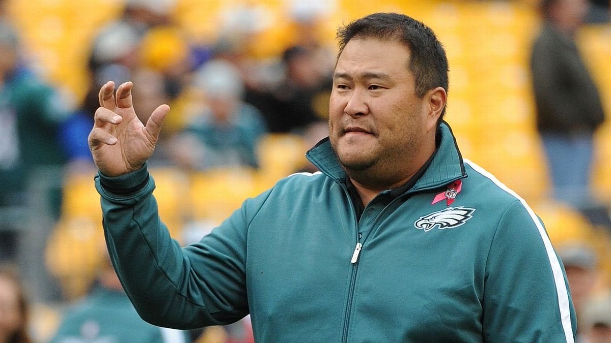 TheHonestNFL's tweet photo. One of the best teachers, technicians, evaluators, and advance scouts for the most important position group in building is somehow not employed in the NFL in any capacity. Eugene Chung should be at or near the top of every potential OL Coach list for new HCs. https://t.co/xoaZ6VWr2B