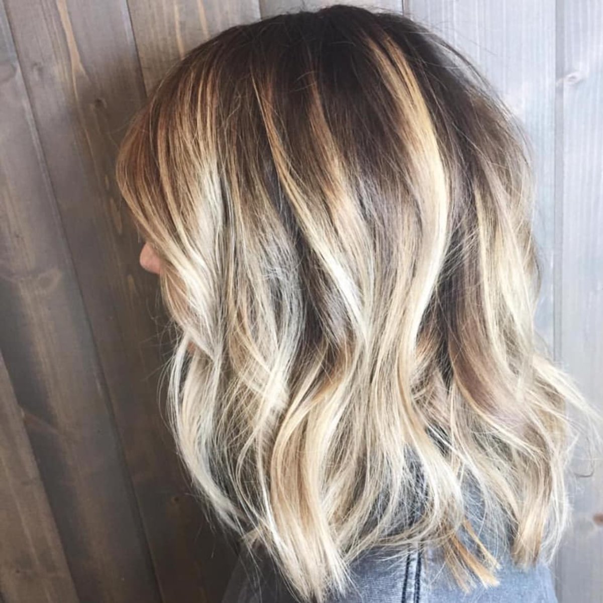 Ready to turn heads in #Phoenix? Let us give you the crowning touch with a fresh new hairdo! Book your appointment today: (602) 870-9190.
