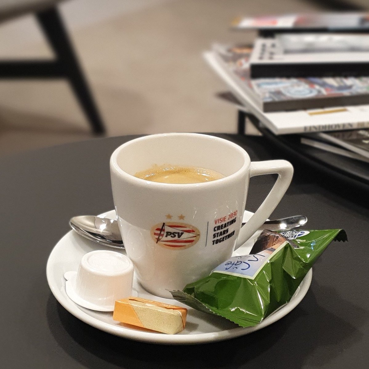 Stadsgezant op missie :) overleg directie PSV Foundation #PSV #BrainportvoorElkaar #stadsgezant #samenmooiedingendoen #zokomjenogeensergens #ilovemyjob