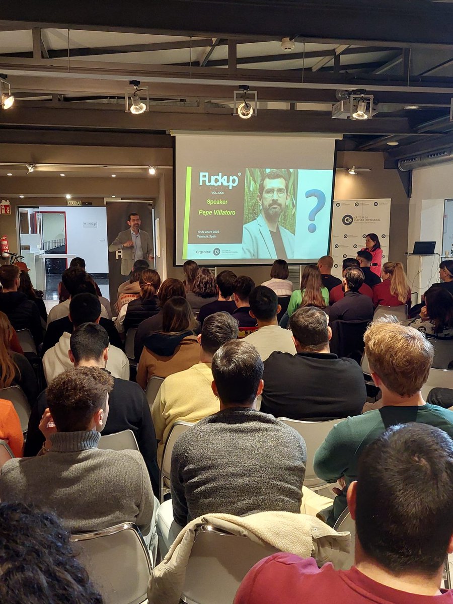 funvlc's tweet image. #turnoDEpreguntas a @pepevillatoro en #FuckupNightsVLC
"El miedo a no tener otra opción más allá de esa en la que estás emprendiendo, es un motor válido. Pero no hay que dejar de lado la pasión, si me vendo por dinero, sufro"
@catedraCe @kvirrueta
#fracasos #aprendizajes