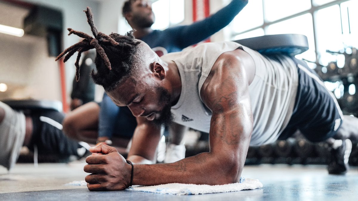 FAUFootball's tweet image. Grind Now to Shine Later. 

#WinningInParadise
#Plus2