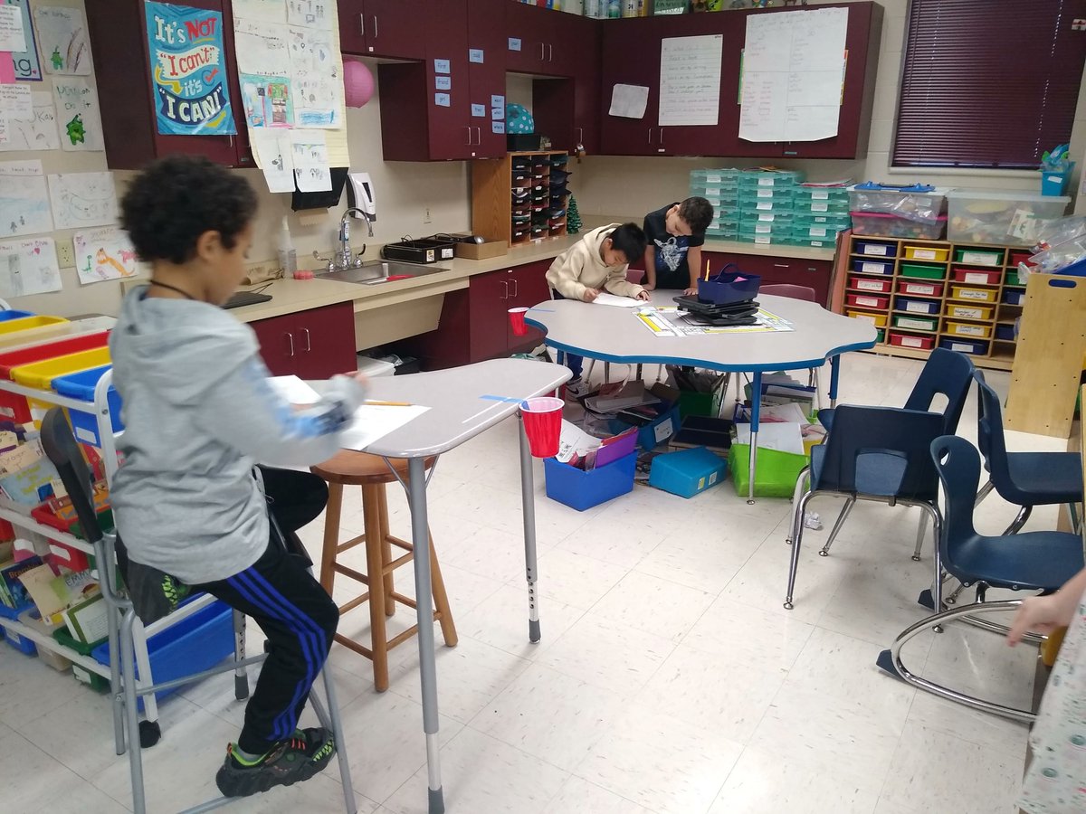 Greenfield_SD's tweet photo. Such a busy week for Ms. Waise's 2nd graders @MG_Greenfield 2nd graders
β¬ reading fluency & visualization β‘ poetry, fractions, β2023 wishes, reading their 2nd nonfiction π w/ research, land formation experiments in science & more!! π #GsdProud #CanWeReadDuringSnack? https://t.co/mn69x9hp03
