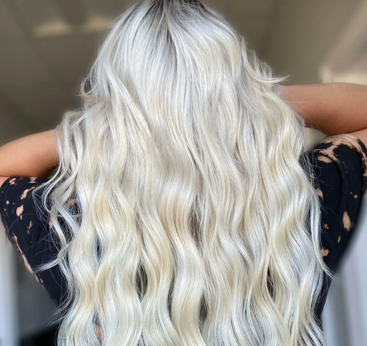 huntordyeuk's tweet image. Long Platinum Blonde 🤩 Using @pulpriothair

Who's looking to go lighter this year?! Shop our range of Pulp Riot on Hunt or Dye now.

Hair by @hairhardcor

Free UK Delivery on all orders. Next Day Delivery available 🤍 #hod #huntordye #pulpriot #pulpriothair #longhair #blondehair