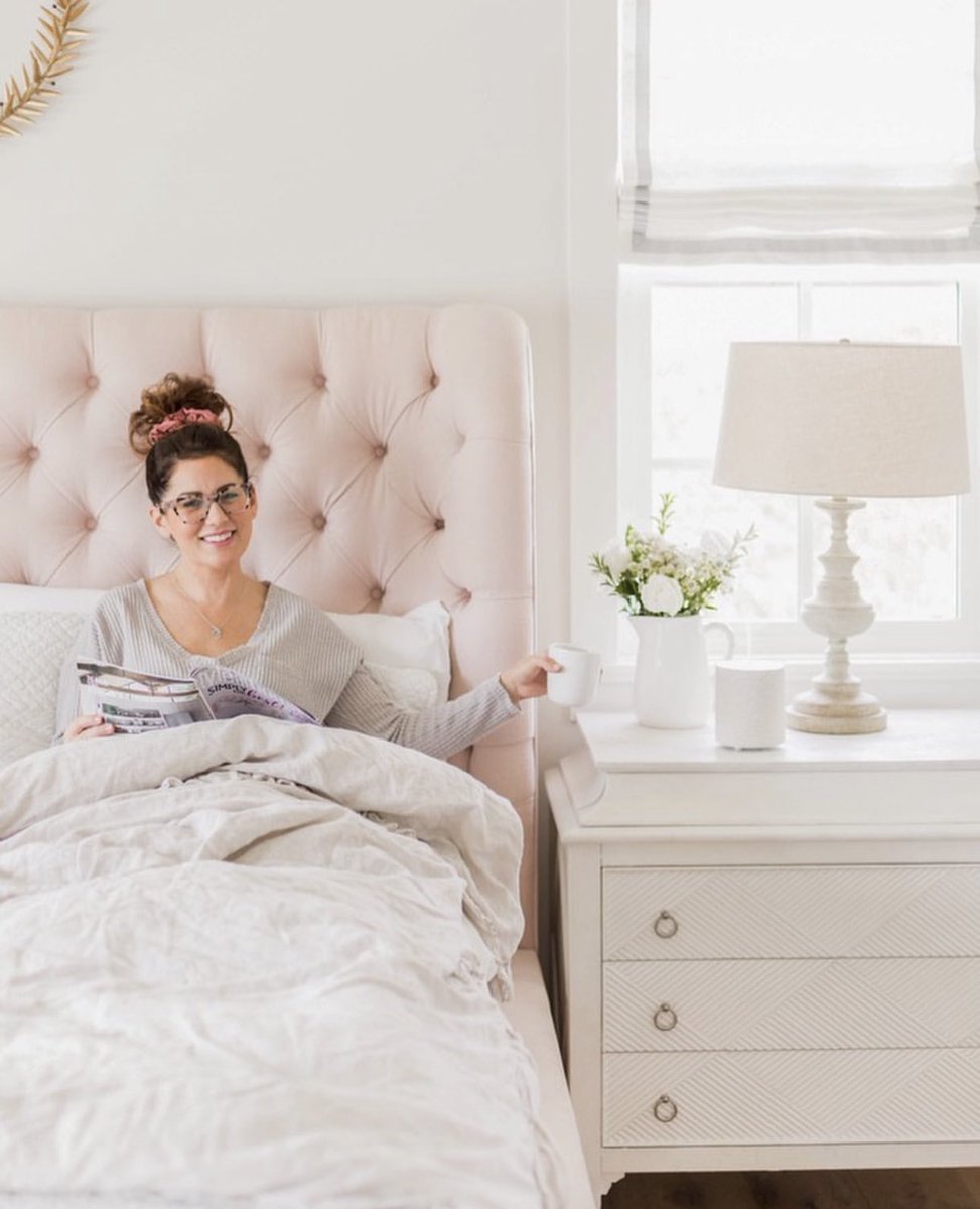 Well that’s a wrap! @jillianharris generously auctioned her iconic pink bedroom for charity. We donated a new King mattress to the top bidder. What a wonderful way to start 2023! #charity #sleep $8,600 generated to our amazing partners @MamasForMamas