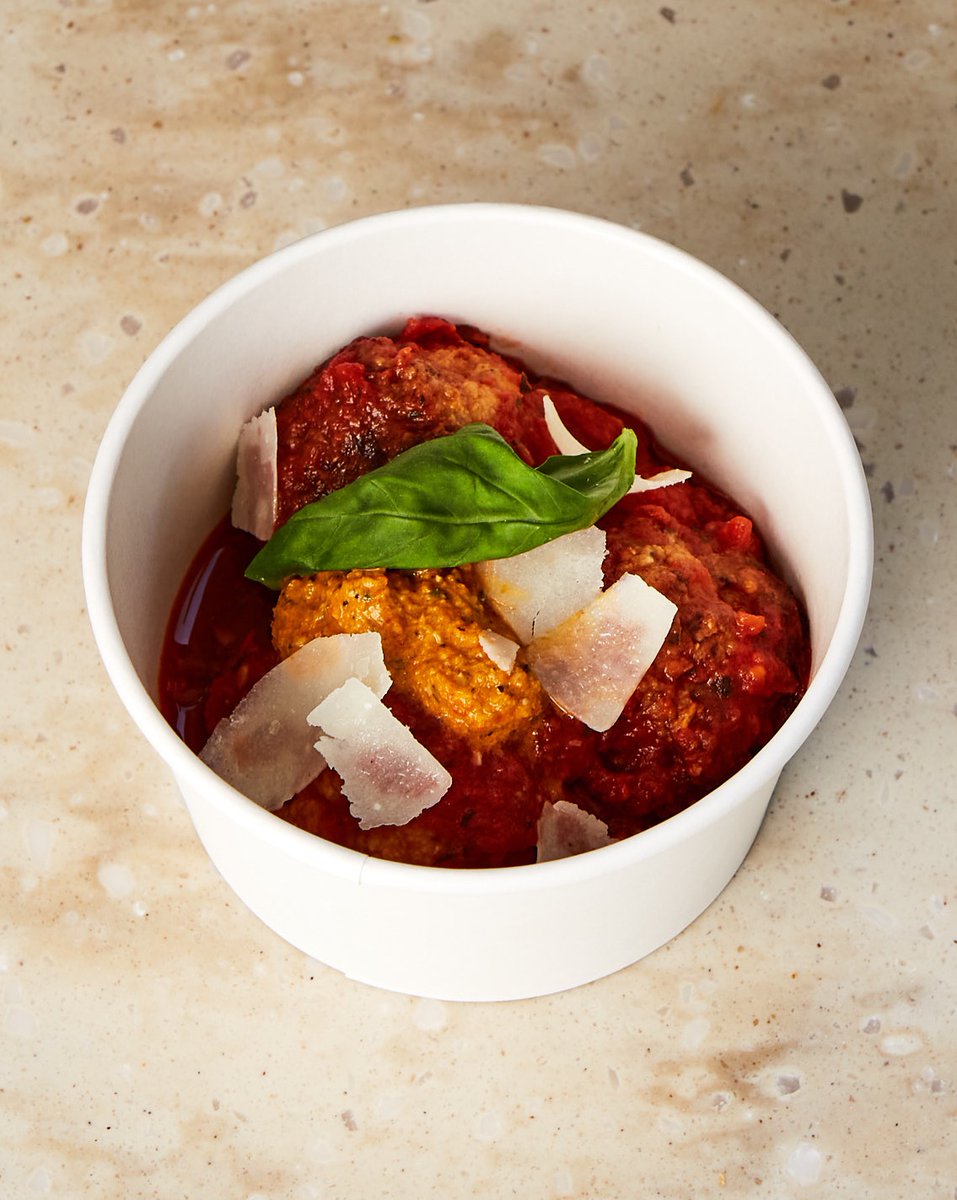 The perfect side doesn't exis.... WAIT!

Have you tried our meatball marinara pot?

House-made pork meatballs, slow-cooked tomato sauce, olive-jalapeno relish, parmesan and basil (🧑🏼‍🍳💋)

You'll find it for dinner at New St Sq, Canary Wharf and London Bridge!