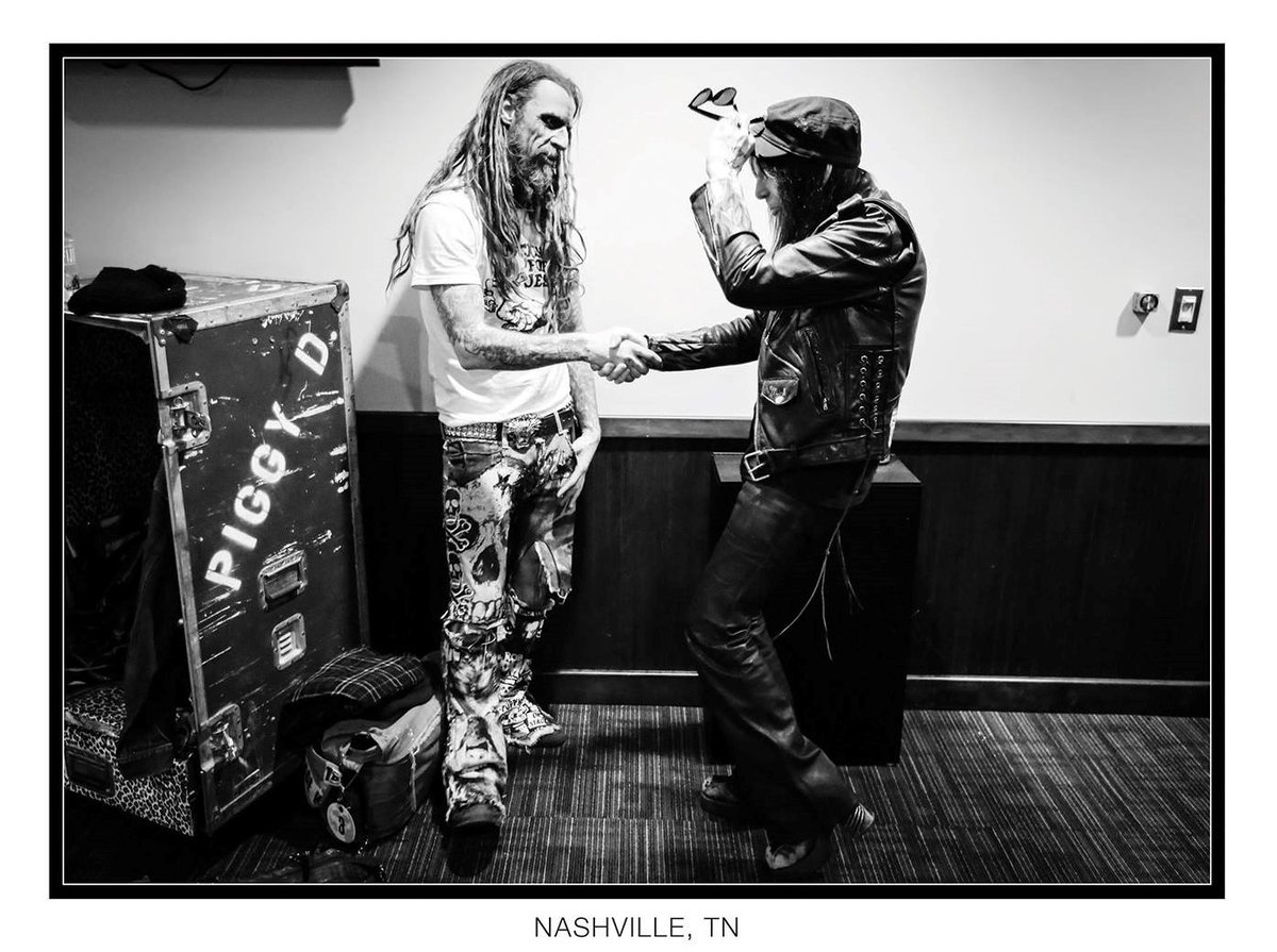 butterflykatten's tweet photo. Happy Birthday #RobZombie 🎈🎈🎈
#MickMars https://t.co/4Fgkj4co3K