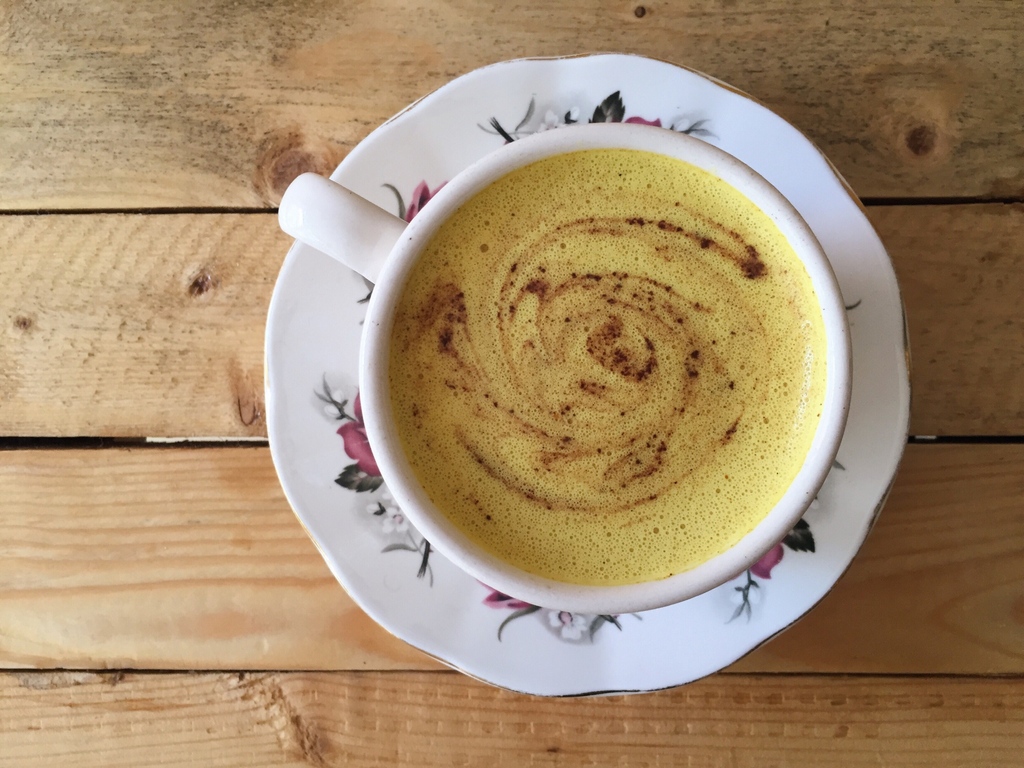 Little_Choc's tweet photo. Feeling under the weather? 
Our homemade “Golden Milk” will get you back on track in no time 👍
Enjoy it hot or iced with our homemade coconut/almond milk 🥥🥛

#littlechoc #goldenmilk #vegandrinks https://t.co/oawHSQsh2f
