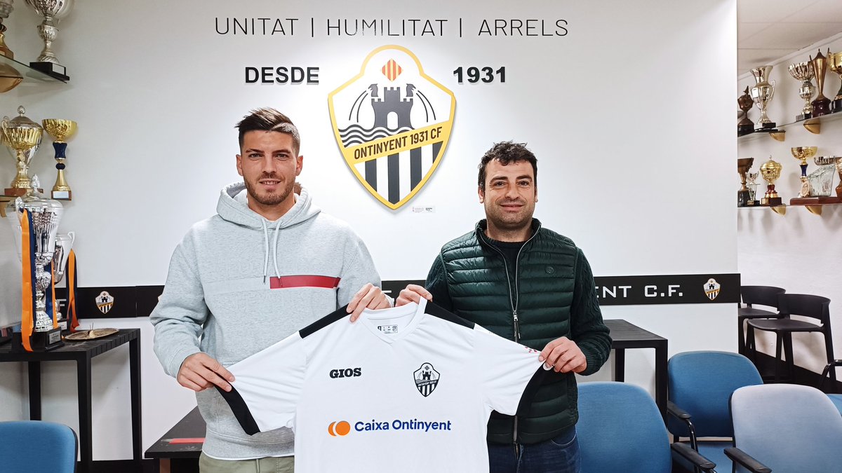 📝 #Fitxatge | Ángel Cobo (<a href="/Coboass/">COBO AS</a>) és nou davanter de l'Ontinyent 1931!
⚽  Dilatada trajectòria en Preferent i Tercera Divisió en el FC Jove Espanyol, <a href="/AtcoSaguntino/">Atlético Saguntino ⚔️</a> (2on classificat) i arriba procedent del <a href="/CDACEROOFICIAL/">Club Deportivo Acero</a>.
💪🏼 Benvingut!