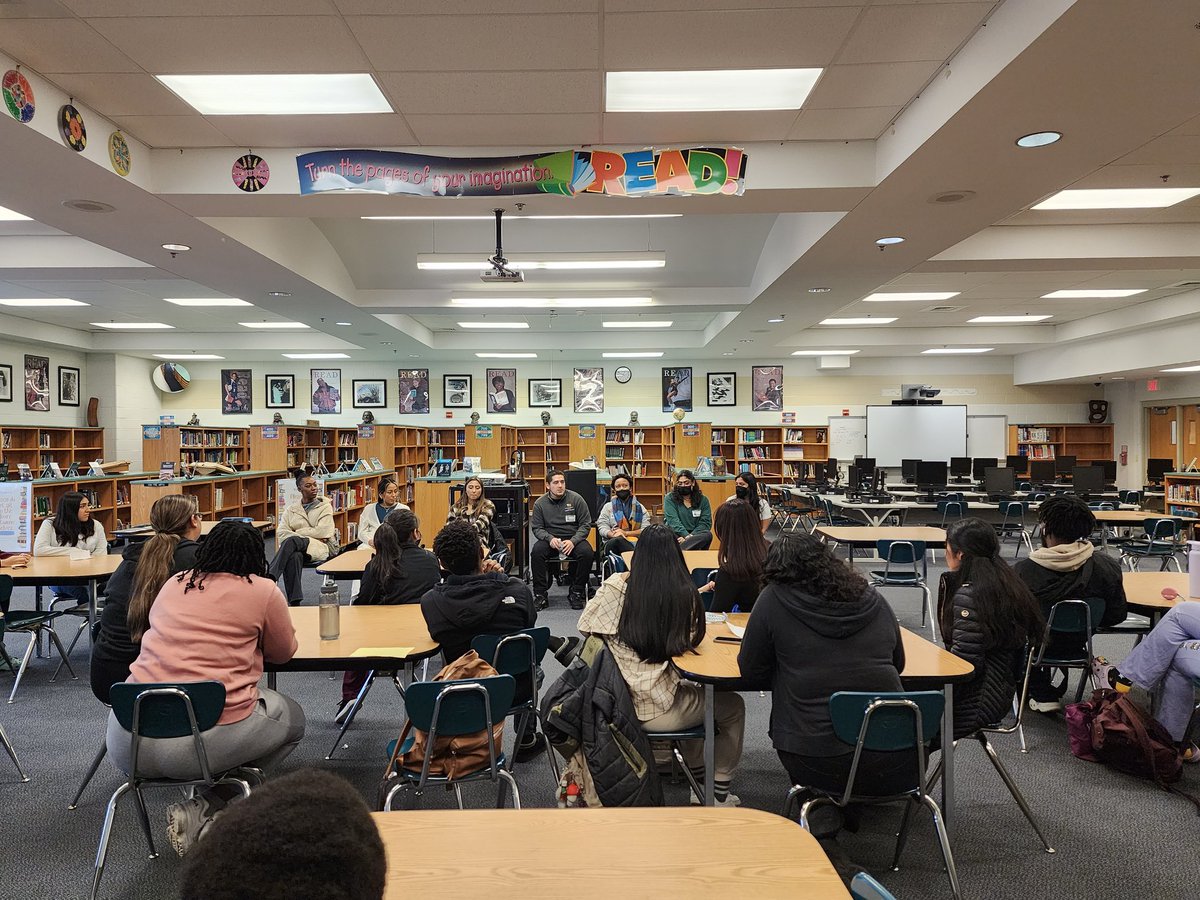 Our Cavs Alumni are back! Former Academy students are sharing their college experiences at our Cavs Alumni Chat. @KennedyMCPSPrin <a href="/jfk_counseling/">JFK Counseling</a> <a href="/NJROTCJFK/">NJROTC @ John F Kennedy HS in Silver Spring, MD</a> <a href="/LTIJFK/">LTI JFK</a> <a href="/jfkcav/">KCTV Kennedy High School</a>