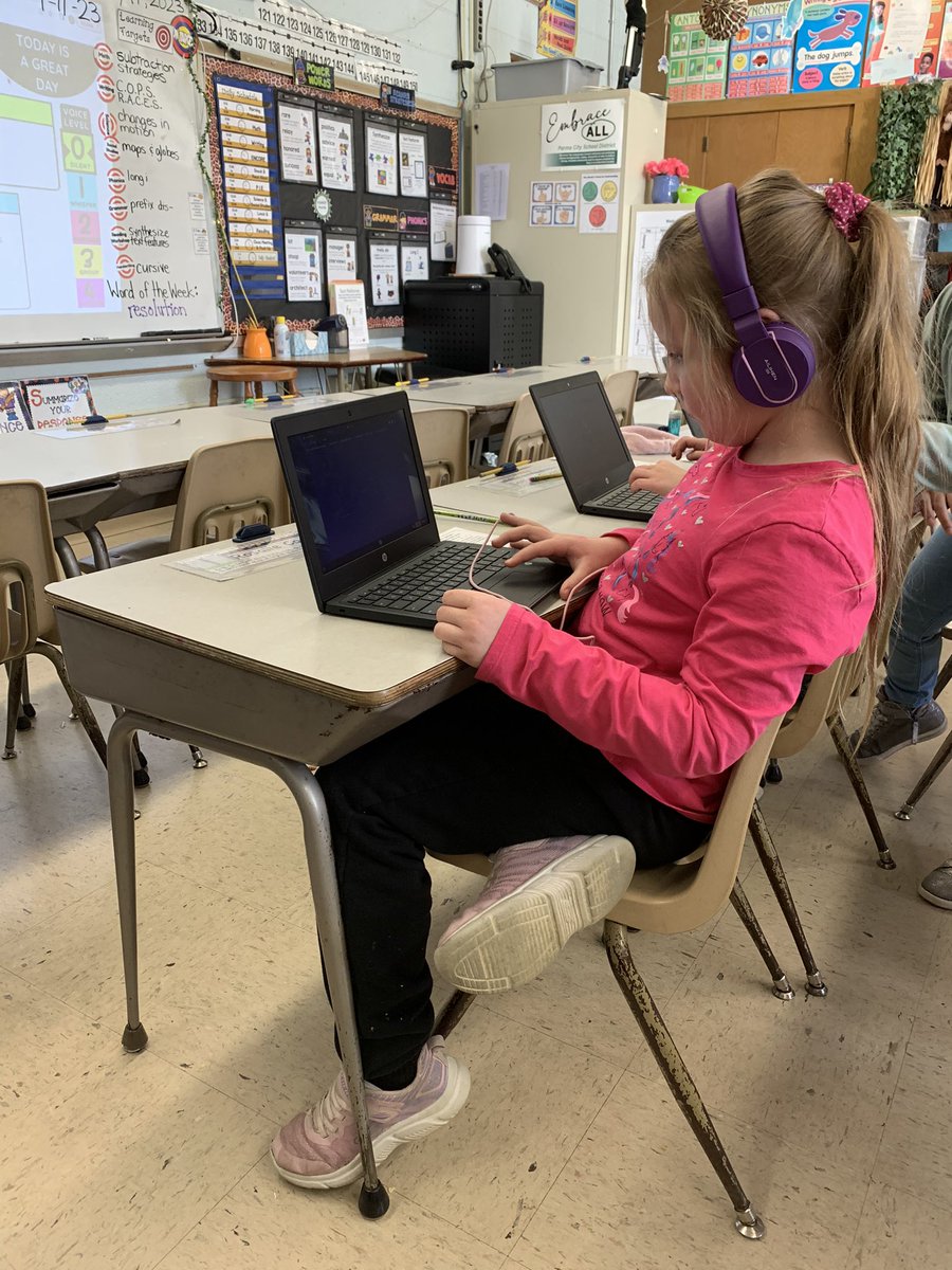 PCSDdentzler's tweet photo. Always a great day in Mrs. Bender’s class practicing oral reading fluency and vocabulary development. #PCSDProud #DentzlerEagles #ReadingEveryDay https://t.co/2jUpcMY6k6