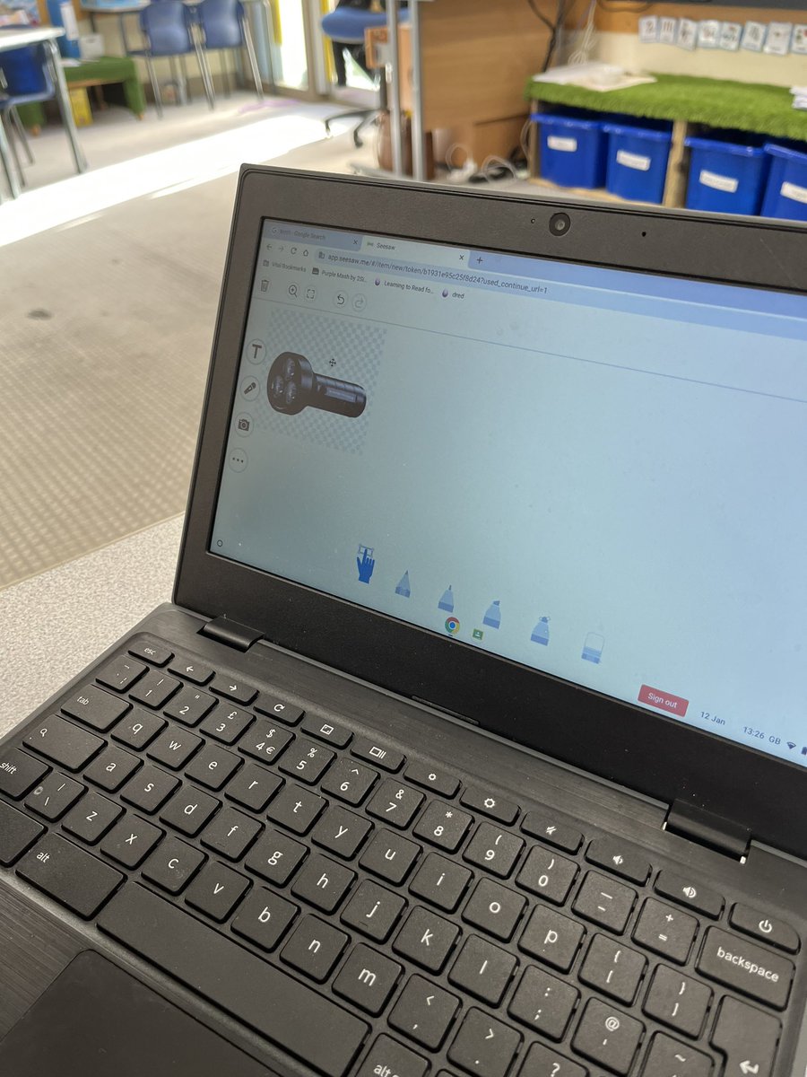 LakesideYork's tweet image. Today, Team Elm used the ‘reflect to Seesaw’ tool to find images of things an explorer may need if they were heading out on an expedition to the Arctic. #LakeComputing