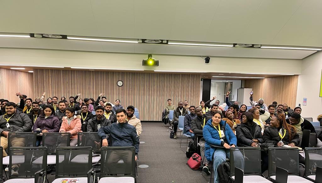 Great day welcoming our new international students to ARU Peterborough ⁦<a href="/AngliaRuskin/">ARU</a>⁩ #ARUProud