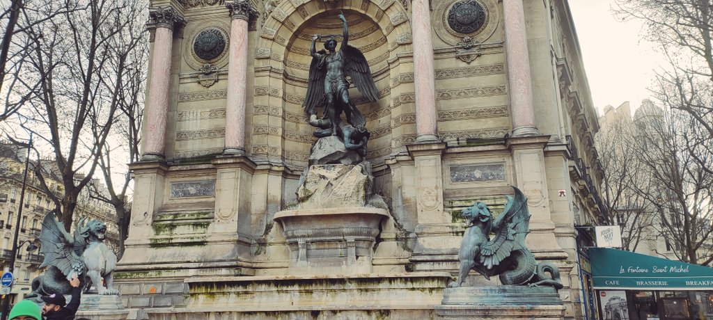 Hello web3 !
I just wanna say that Paris c'est magique ! 
The journey starts now !