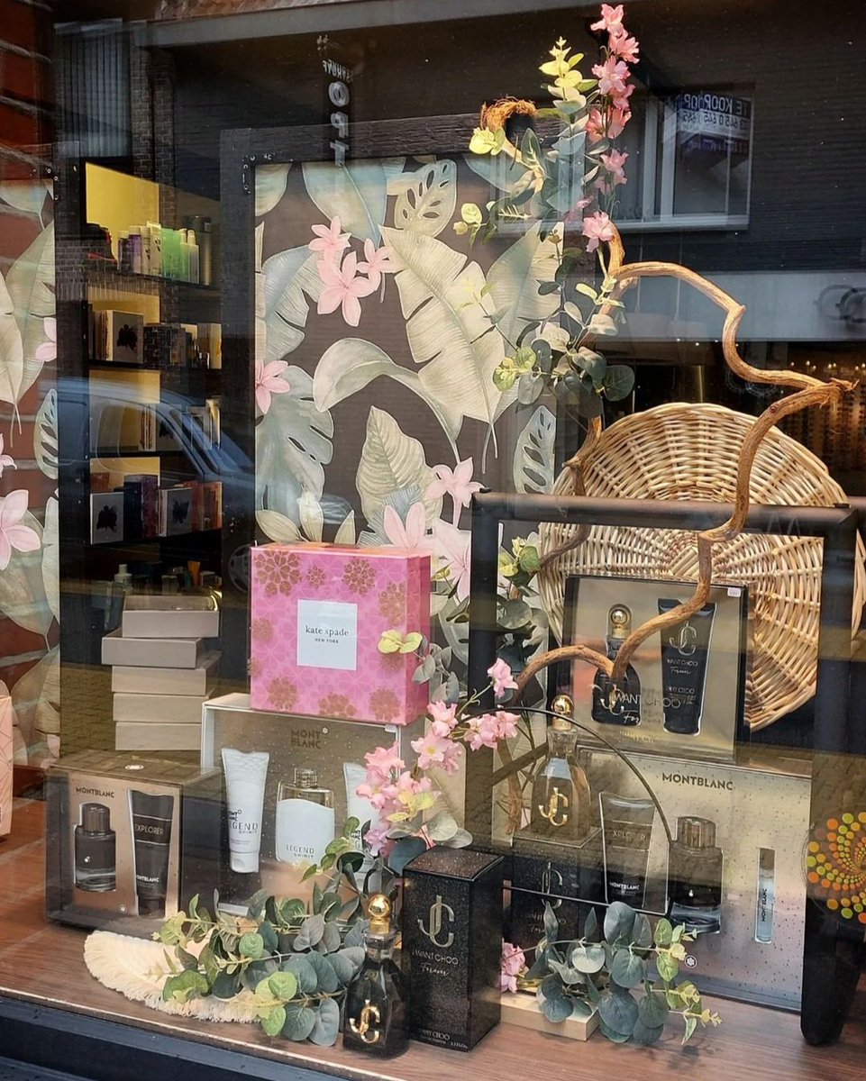 NewCreations_NL's tweet photo. Een knipoog naar de #lente ๐ฑ๐ธ in de nieuwe #etalages bij #beautysalon #HedwigCoppรฉ
.
.
#ilovemyjob #etalagestyling #decoreren #etaleren #decoratie #etalages #etalage #etaleuseNoordBrabant #etaleuseLimburg #etaleuseVlaanderen #NewCreations #etalagisteVlaanderen #Newcreations_nl https://t.co/20shoAuaTH
