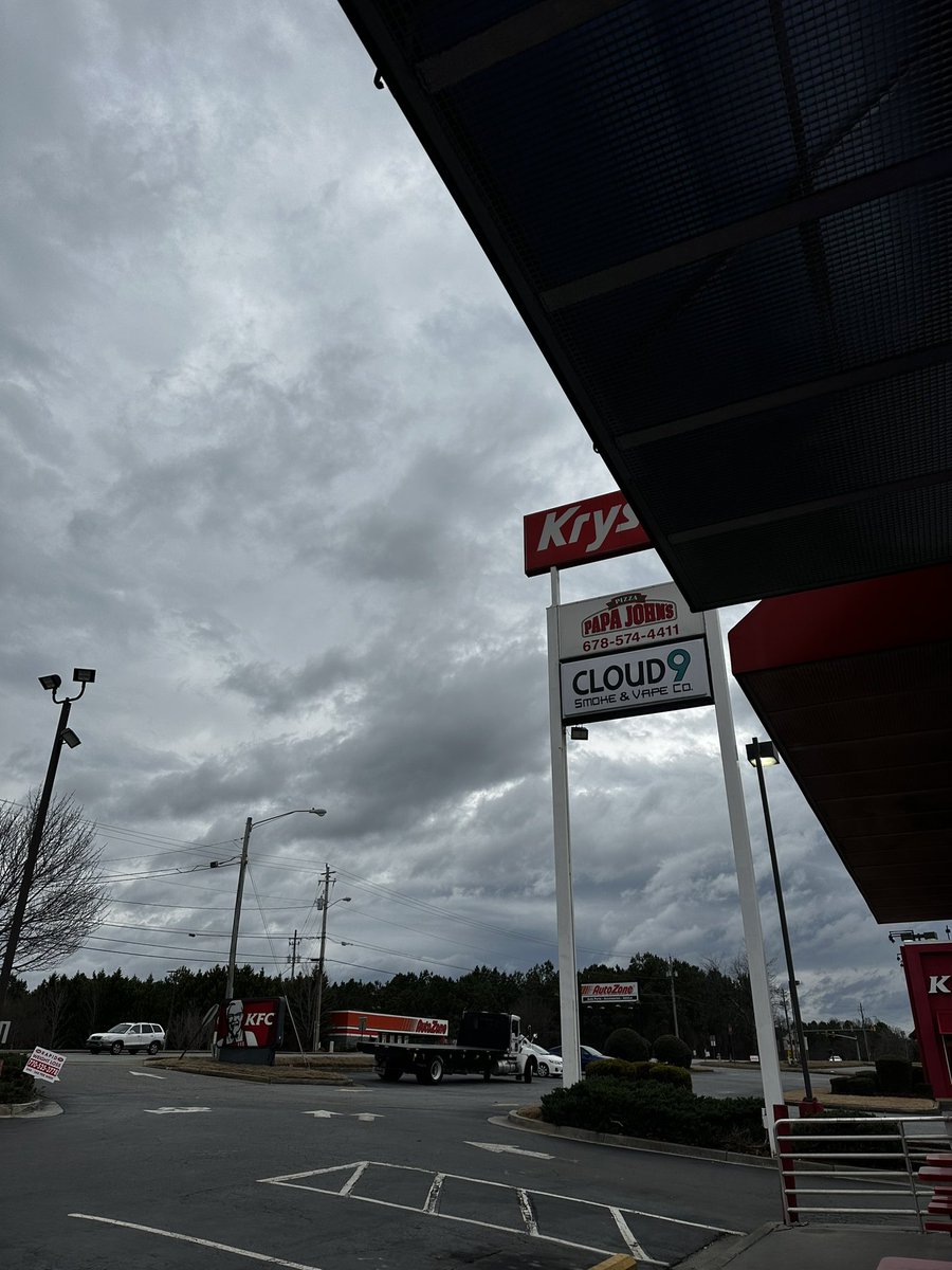 banana_wx's tweet image. Tornado watch issued as the storms start to roll in. Views from the 10% in extreme north Cobb

#GaWxCond #gawx