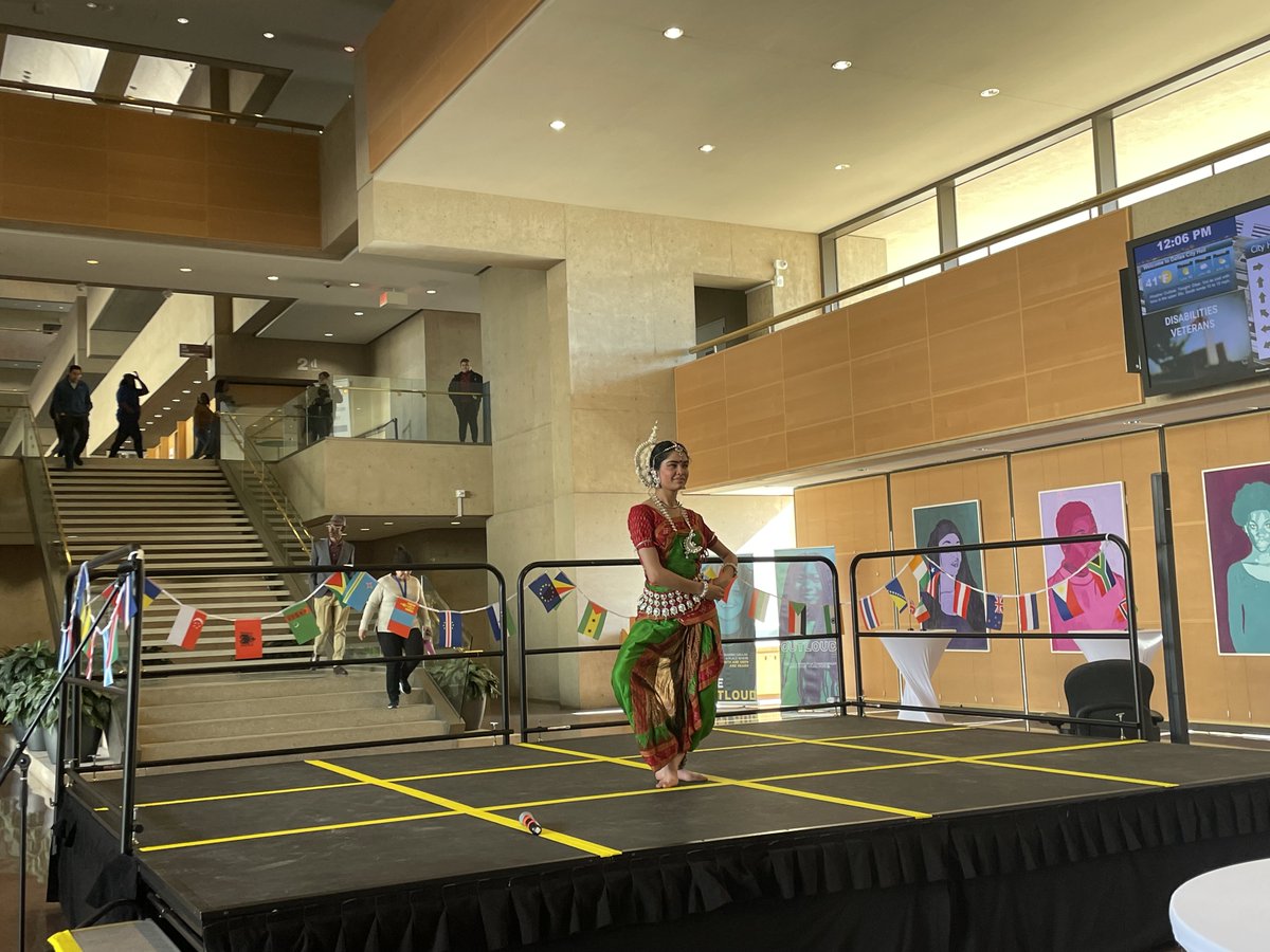 MLKCCDallas's tweet photo. Youth Summit at Dallas City Hall, hosted by the Dallas Youth Commission (1/12/23)
#MLKCelebrationWeek https://t.co/wurdRRhvl6