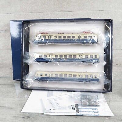 ModellbauT's tweet photo. LILIPUT L113035 H0 ÖBB Triebwagen 4020.07 patiniert 3-tlg digital OVP - #AF80225 https://t.co/HBzXyXlYLW eBay https://t.co/pymtNtaMZH