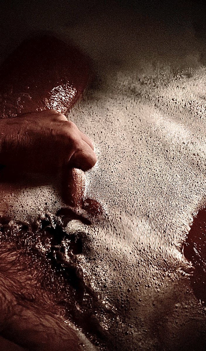 batewithbros's tweet photo. Bath bates are the best way to ward off the winter chill.
#bate #bathbate #cockring #batebrothers #BatorBrotherhood #dong https://t.co/QPAamo3dBy