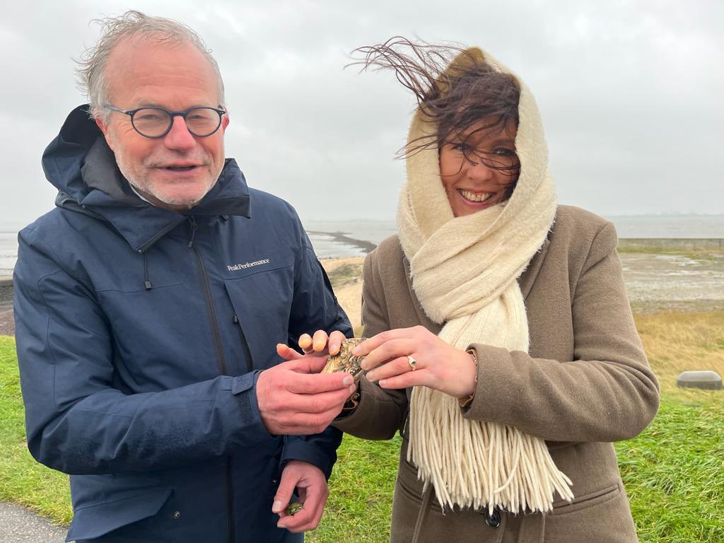 Onder stormachtige omstandigheden maar in inspirerend gezelschap en op een gedenkwaardige plek sprak ik vandaag met de Kenniscommunity Oosterschelde over thema’s als zeespiegelstijging, kansen, bouwen met natuur en de lessen uit het verleden. <a href="/wnm1953/">Watersnoodmuseum</a> <a href="/provzeeland/">Provincie Zeeland</a>