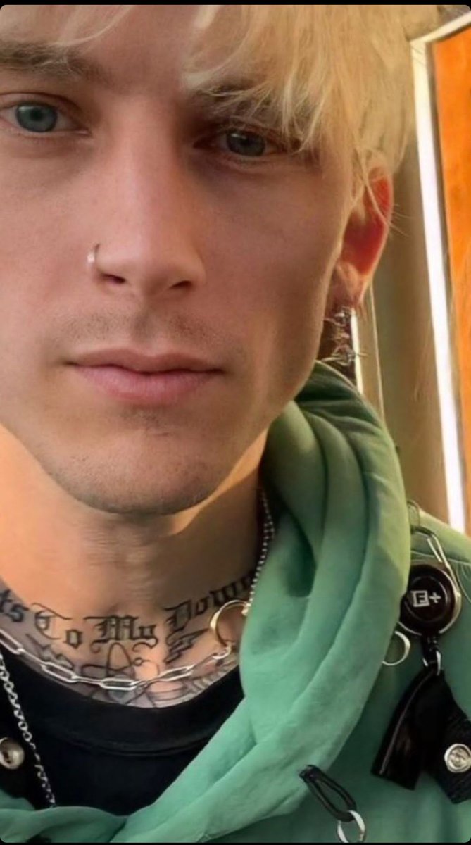 hoteldiablo_xx's tweet photo. Angel Face Babyโฃ๏ธโ
@machinegunkelly #mgk #angelface #machinegunkelly #mrpink #theblondedon #bornwithhorns #meganfox #mrspink #iamgood #estfam #est4life #est19XX #estfamily #mainstreamsellout #twinflame #bloodyvalentine #taurus #mgkmeganfox #hoteldiablo #undnlaqr #27clubcoffee https://t.co/vTHYgAMUIW