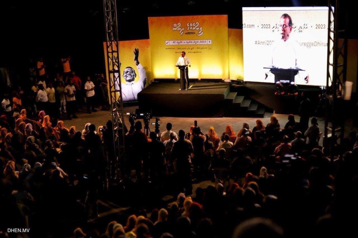 lukasinix's tweet photo. Ehves bireh, majubooru kameh nethi mireyge jalsa ah dhiya meehun varah hihvaru gadha. Saabahey!👏👏👏👏👏 Vote for candidate No:1 @MohamedNasheed https://t.co/QUsYKAjfLU