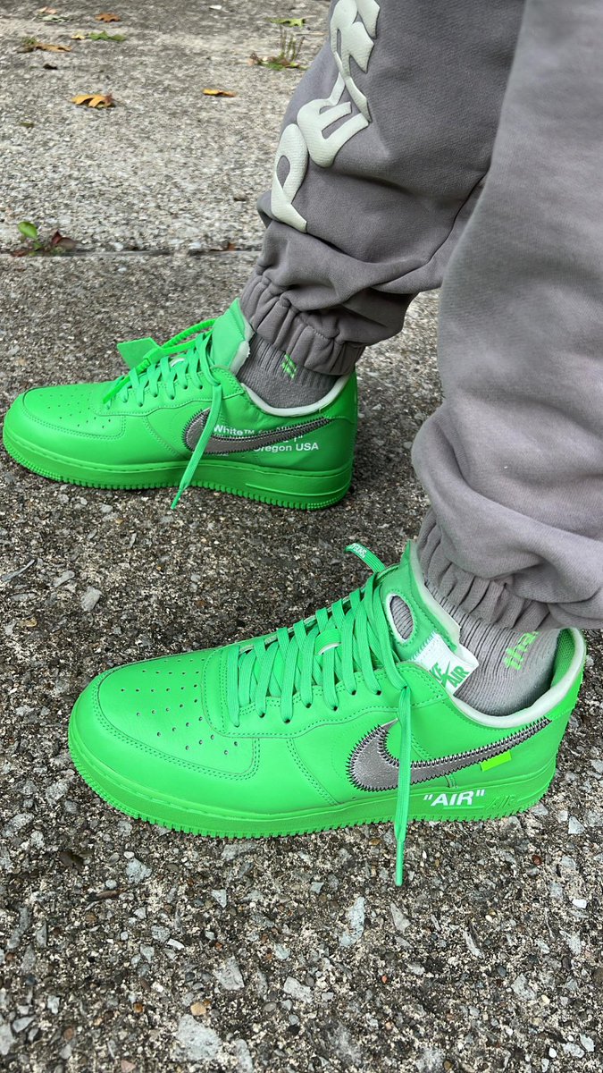 ph1cht's tweet photo. @atmos_usa This collab turned one of the most popular Nike sneakers of all time into one of the most unique and flashy sneaker that turns eyes when worn in any outfit @atmos_usa #atmoscollectorsclub Men’s 8 https://t.co/CcHYYARoE3