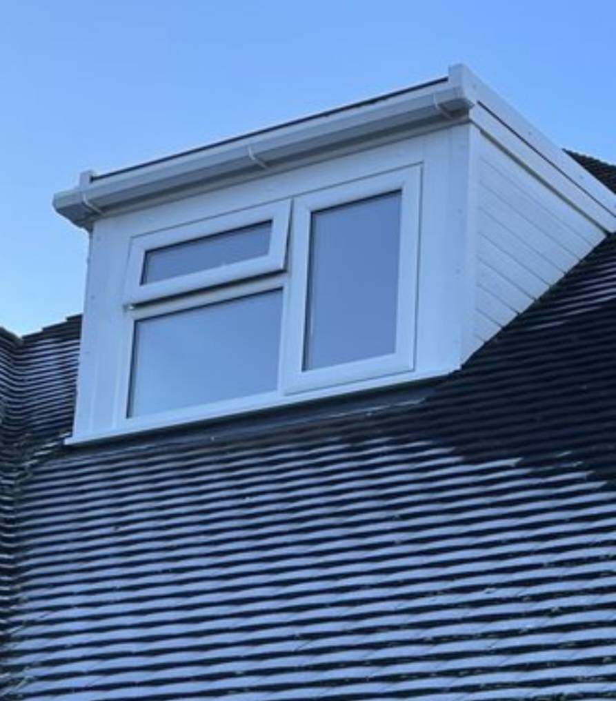 We LOVE customer photos here at Ashfen...this was a nifty replacement and  has helped keep the heat inside what was a pretty draughty room!

#customersatisfaction #homeimprovementprojects #fenestration #aluplast #aluplast_upvc #sustainable #upvcwindowframe #derbybusiness