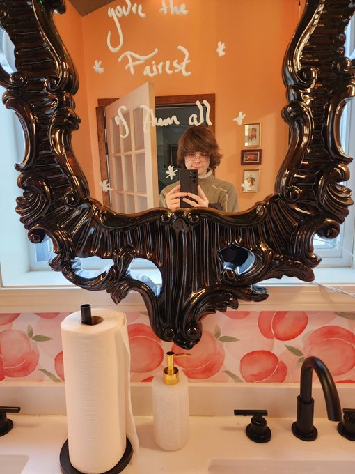 🍑 based 🍑 mirror 🍑 https://t.co/q91SQgj1DG