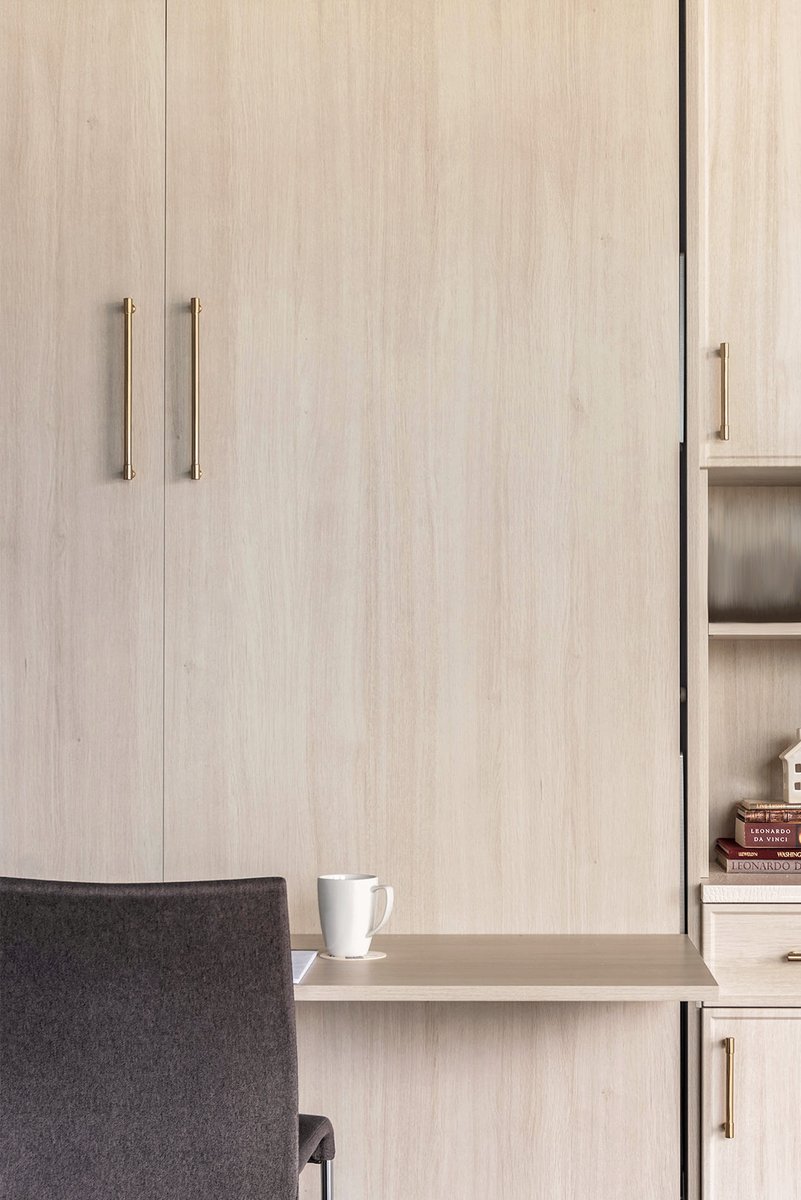 This #homeoffice has us ready to take on the new year in stride. Make your space work for you with plenty of storage for all your business needs. Invest in a home office renovation in 2023! bit.ly/3FZjVcr