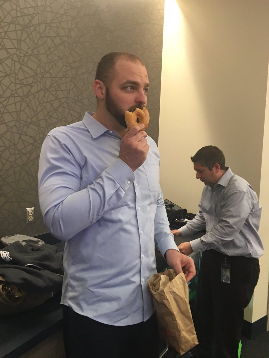 _JRK54's tweet photo. @minakimes There’s only one person that can truly help you when it comes to food related issues… https://t.co/xfRmEfKrPY