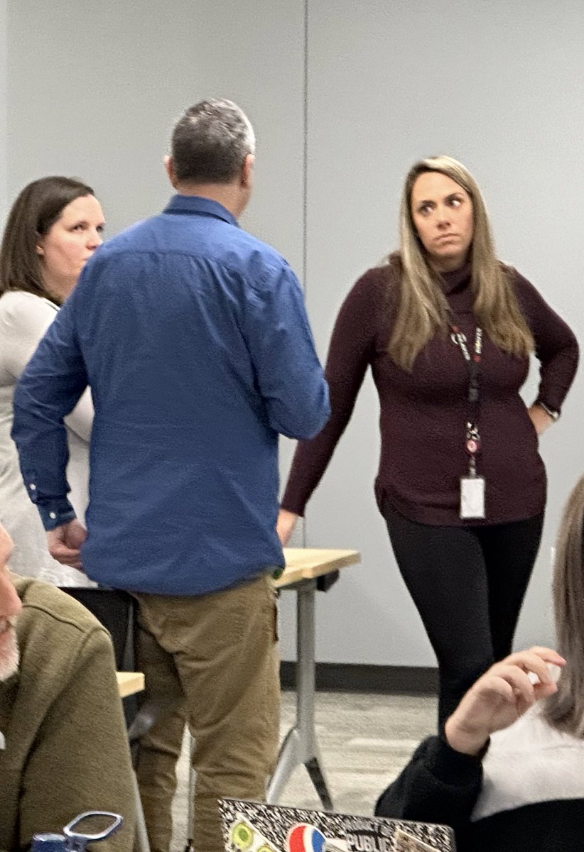 katie_enneking's tweet image. Another great morning of learning @HamiltonCoESC - loving the discussion and critical thinking around #ChatGPT and #AI with local #edtechcoaches! 👏👏 Thanks, @rebecca_dwenger, @CoachJenniferH and Craig! #HCESCedtech