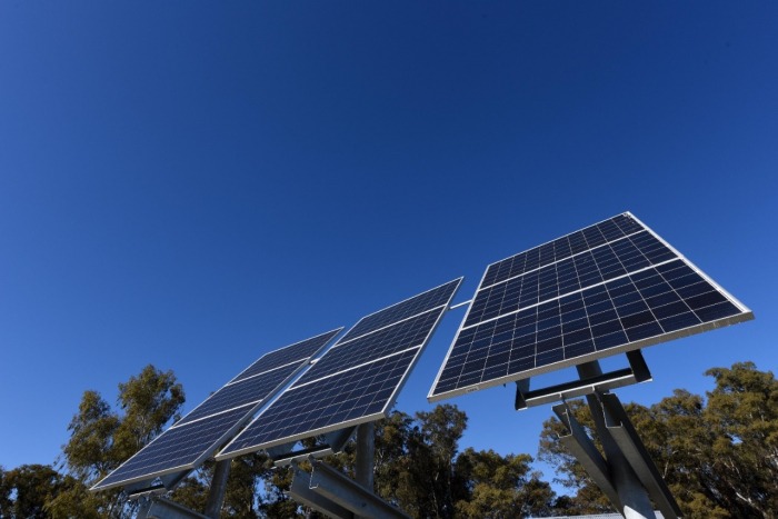 ☀️ | La <a href="/BAProvincia/">Gobierno PBA</a> reglamentó la Ley de Generación Distribuida que habilita a que las y los vecinos que instalen paneles solares puedan inyectar la energía excedente a la red eléctrica y por ello recibir descuentos impositivos.

<a href="/Kicillofok/">Axel Kicillof</a>
<a href="/MInfraPBA/">Ministerio de Infraestructura y Servicios Públicos</a>
<a href="/Nardini_Leo/">Leo Nardini</a>