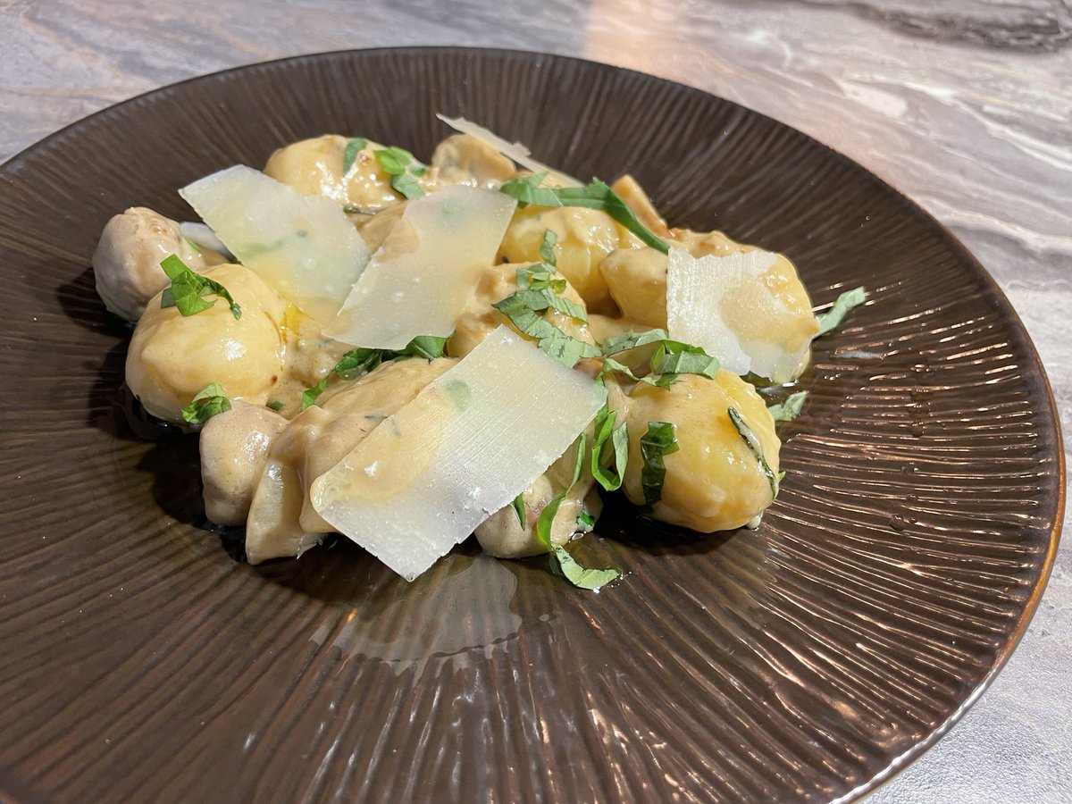 Chris Ross tweet media