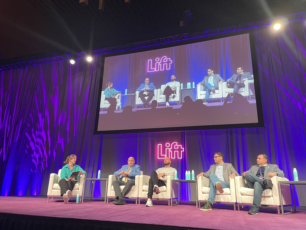 qnp's tweet photo. Badass first panel @lift_events Business Conference @G_Smitherman @DSutton1986 @OmarYKhan @_deepakanand on paradigm shifts in the cannabis industry in Canada. Big changes needed, with many more to come! #liftcoexpo #cdnpoli #canpoli #CdnTax #onpoli #bcpoli https://t.co/16xoRLzIDX