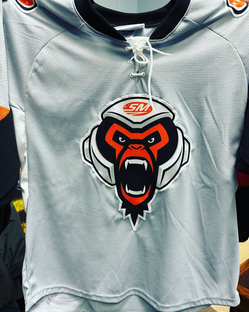 mj_corp's tweet photo. Cool jerseys for the local Space Monkeys Hockey team! 🪐🐒🏒
.
.
.
#spacemonkey #hockey #teamgear #customjersey #logos #logodesign #monkey #mjcorp https://t.co/Ndrr8aGquF