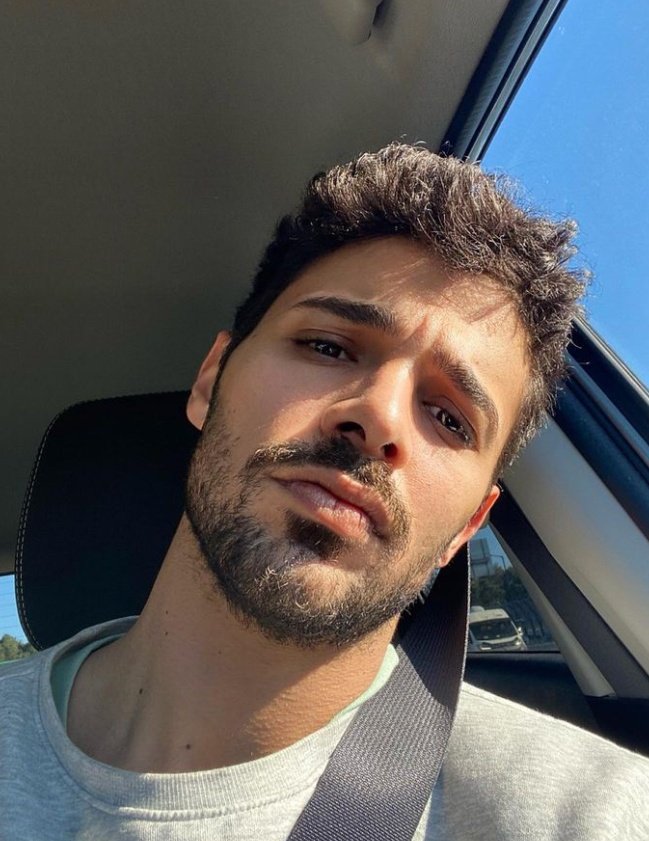 <a href="/halitozgursari/">Halit Özgür Sarı</a> do you have french origins ? because Eiffel for you..🤭