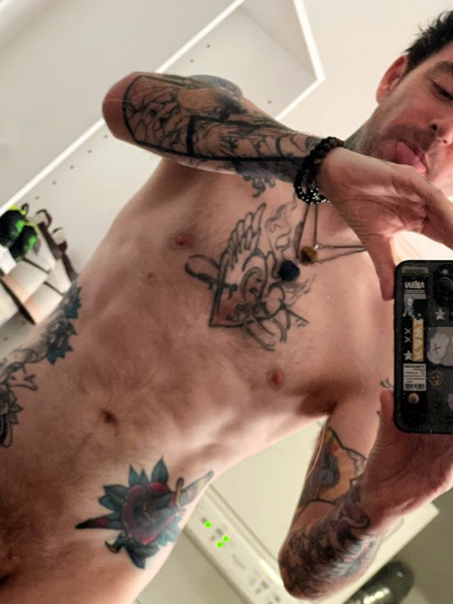 Manic and motivated 🥰😈🤷&zwj;♂️ https://t.co/DqRL90WeG1 for 🌶️ 🔗 https://t.co/TKVORCVZdw<a href="/tag/newprofilepic"class="tags"><span>#newprofilepic</span></a>