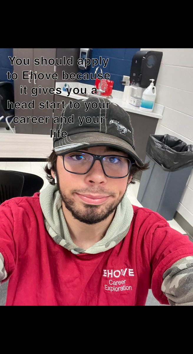 EHOVEce's tweet photo. Some students and why you should apply to Ehove! #EHOVEvips https://t.co/ieR2V7dMEE